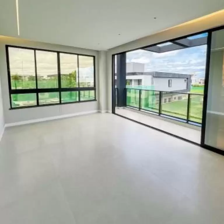 Imóvel em Cidade Alpha